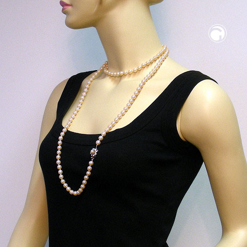 Necklaces with glassbeads