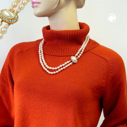 Necklaces with glassbeads